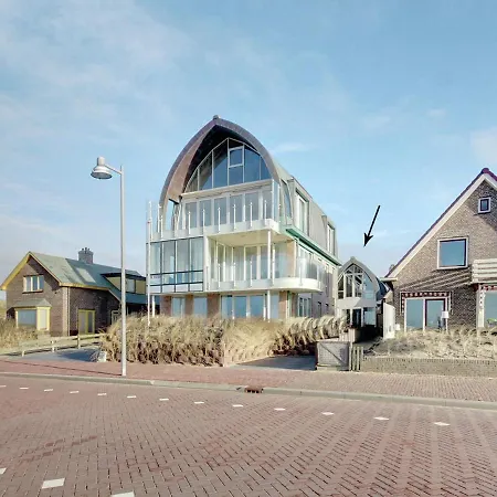 In Egmond With Stunning Sea Views *