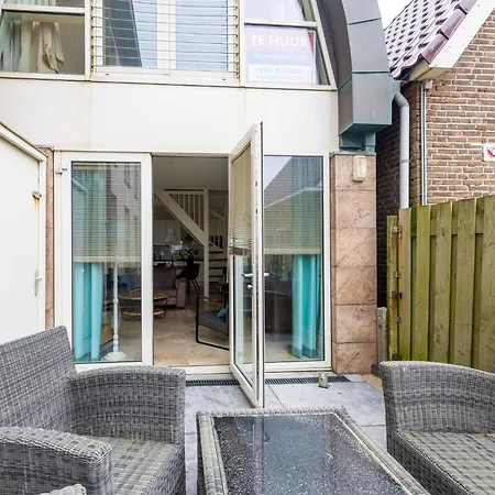 Holiday home In Egmond With Stunning Sea Views