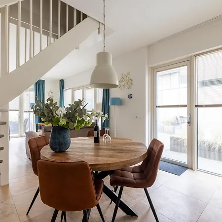 Luxury On The Boulevard And At North Sea Egmond aan Zee