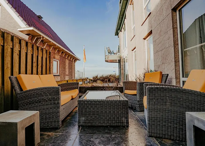 Holiday home In Egmond With Stunning Sea Views *