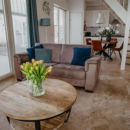 別荘 In Egmond With Stunning Sea Views *